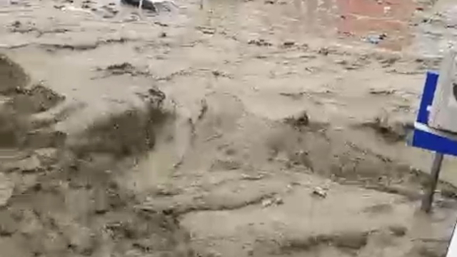 Samsun'da sağanak sele dönüştü