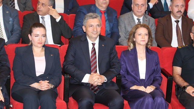 Antalya'da deniz kirliliğine karşı "Mavi Akdeniz İnisiyatifi" tanıtıldı