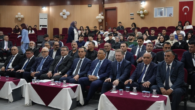 Iğdır'da "Azerbaycan Yatırım Fırsatları: Nahçıvan Bölgesinin Stratejik Avantajları" semineri