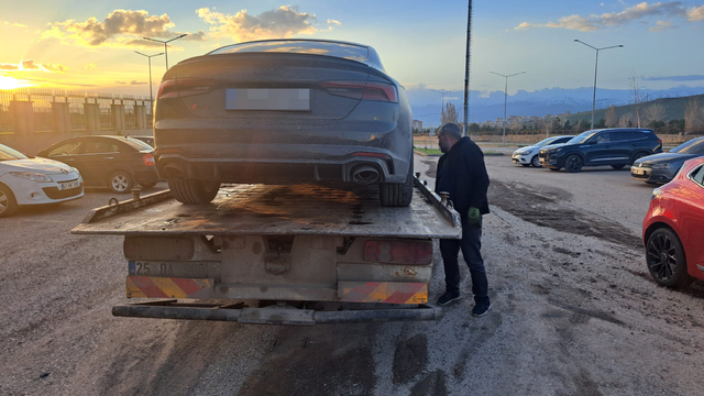 Erzurum'da polisin "dur" ihtarına uymayan alkollü sürücüye 250 bin lira ceza verildi