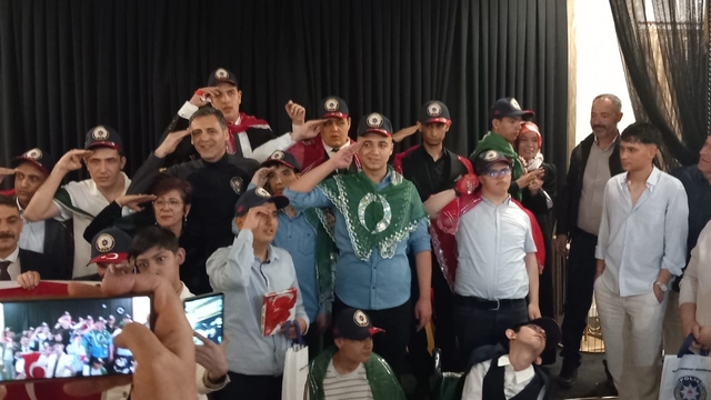 Kayseri'de özel gereksinimli bireyler için kına gecesi düzenlendi