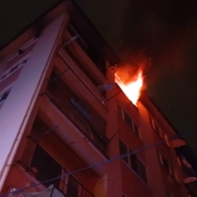 Bursa'da 6 katlı binada yangın paniği