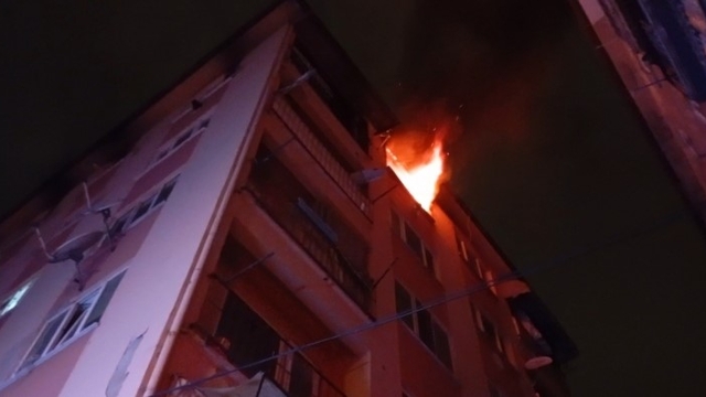 Bursa'da 6 katlı binada yangın paniği