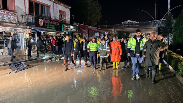 Havza'da eğitime sel arası