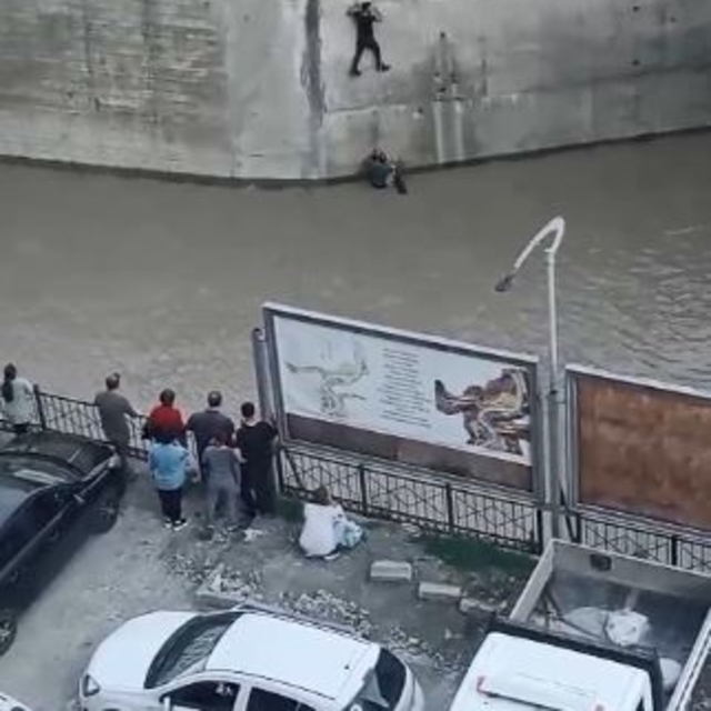 Artvin'de dereye düşen çocuk vatandaşların müdahalesiyle kurtarıldı