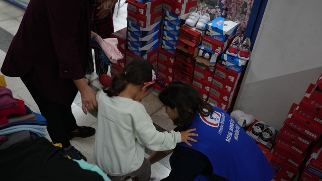 Bayramda çocukların yüzü gülecek
Düzce Belediyesi 7 bin parça bayramlık dağıtımı başladı