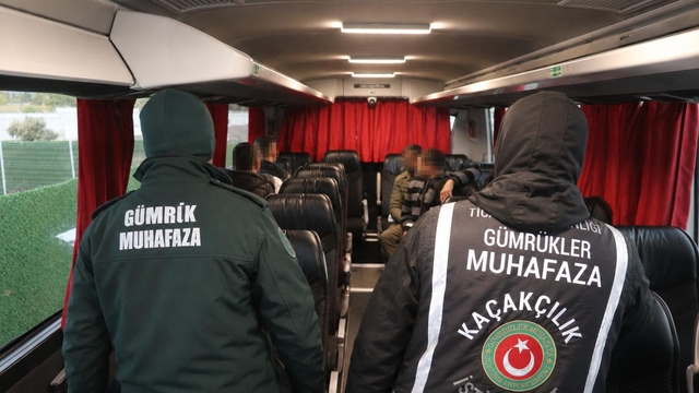 Yunanistan'dan yanlış otobüse binen 4 düzensiz göçmen İpsala Sınır Kapısı'nda yakalandı
