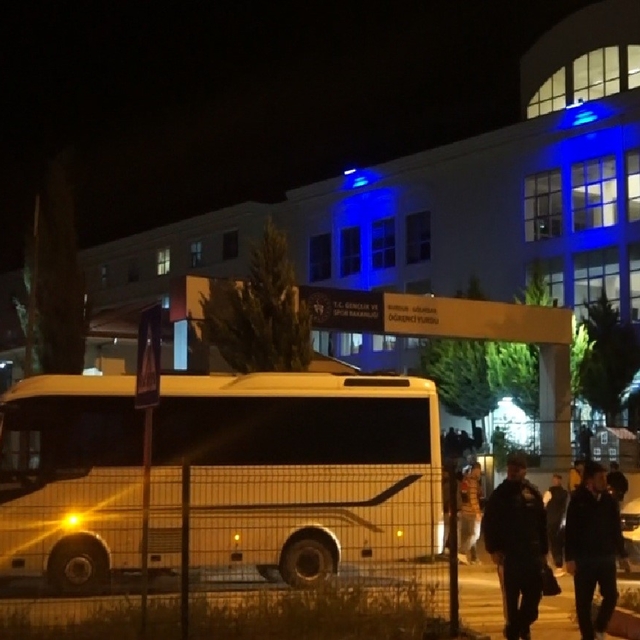 KYK yurdunda temizlik malzemeleri devrildi, kimyasal tepkime sebebiyle öğre...