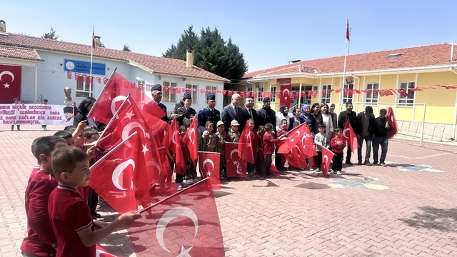 Konya'da ilk mektuplarını Mehmetçiğe yazan öğrencilere askerlerden cevap geldi