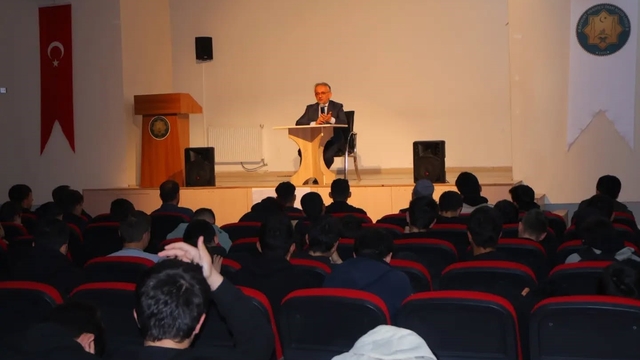 Bayburt'ta öğrencilere mahremiyet ve estetik bilinci anlatıldı