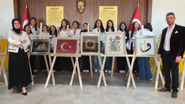 Burhaniye'de Filoğrafi kursundaki eserler ilgi gördü