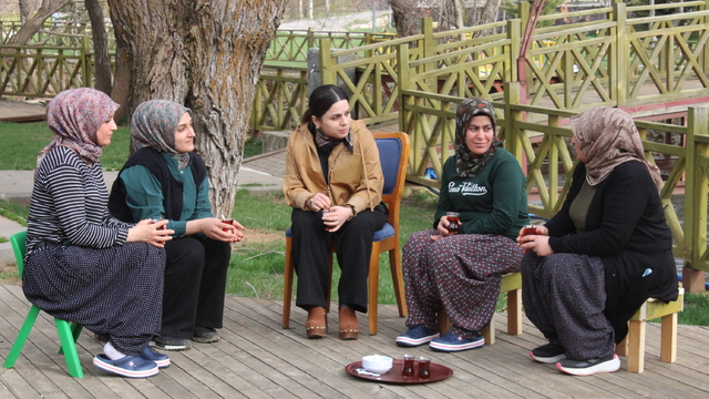 Depremzede kadınlar, kooperatifle hayata yeniden tutunuyor