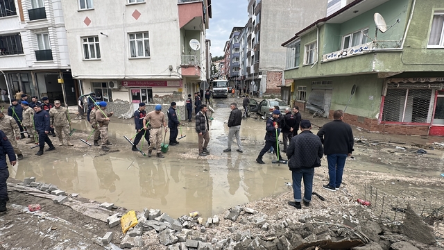 Selin vurduğu Havza'da yaralar sarılıyor: Tüm ekipler sahada