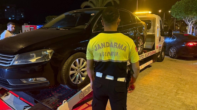 Alanya'da korsan taşımacılık yapan 8 araca 835 bin TL ceza