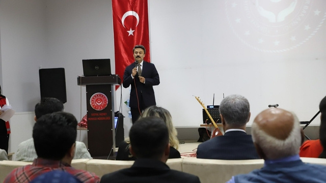 Kuşakları buluşturan program Besni'de yoğun ilgi gördü
