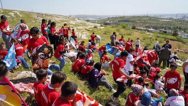 Şehitkamil'de 19 Mayıs coşkusu gökyüzüne taşındı
Uçurtmalar dülük semalarında yükseldi