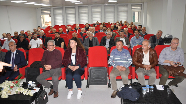 Gümüşhacıköy'de ceviz üreticilerine yönelik eğitim programı düzenlendi