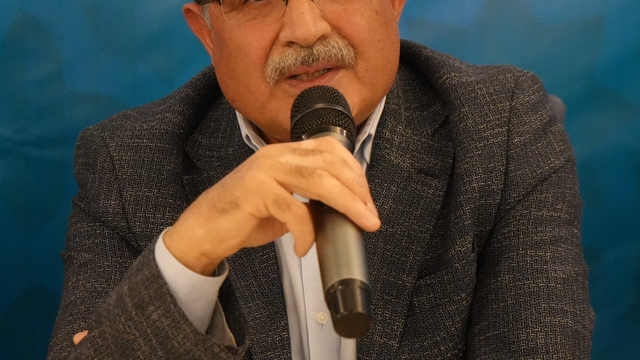 İrfan Meclisinde Doğu Türkistan konuşuldu
Avşar: Çin de Sovyetler Birliği gibi bir gün dağılacak
