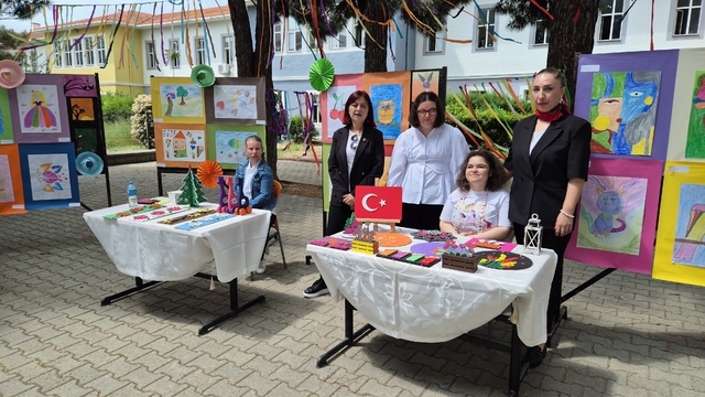Emek ve sabır bir araya geldi: Özel öğrencilerin el emeği eserleri sergilendi