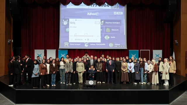 Rektör Hacımüftüoğlu İhtisas Akademiye katıldı
"Teknolojiyi vicdanla harmanlayanlar geleceği inşa edecek"