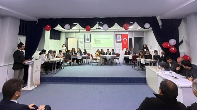 Eskişehir'de gençler Kur'an-ı Kerim Güzel Okuma ve Dini Bilgileri yarışmasında ter döktü