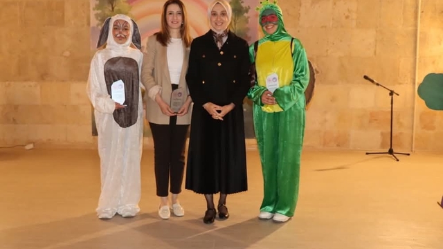 Tercan'da öğrencilerden çocuk şenliği etkinliği