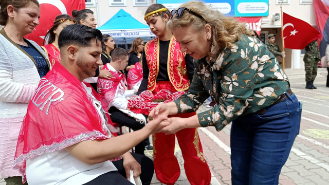 Edirne'de engelli bireylere temsili asker uğurlama töreni