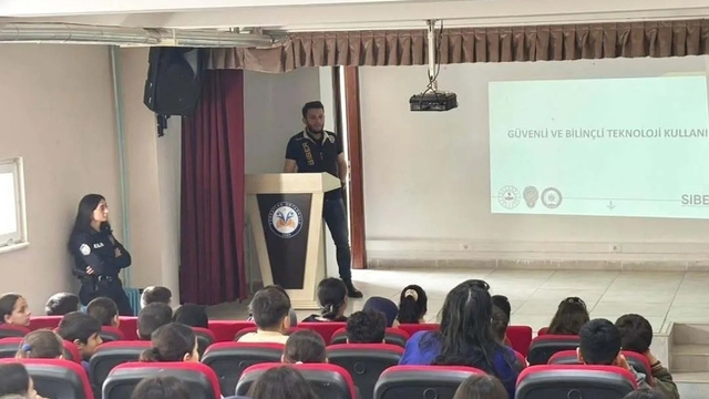 Sinop'ta öğrencilere siber farkındalık eğitimi