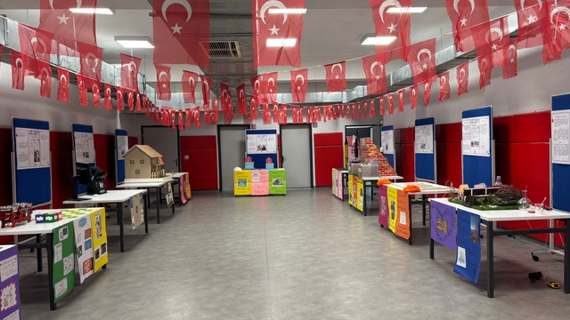 Alaca'da TÜBİTAK 4006 Bilim Fuarı düzenlendi
