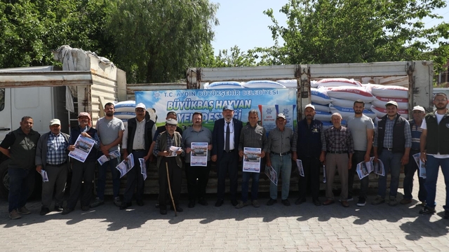 Aydın Büyükşehir'den Didim'de üreticilere yem desteği