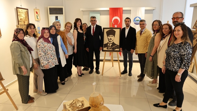 Söke'de ahşap yakma sanatının zarif örnekleri sanatseverlerle buluştu