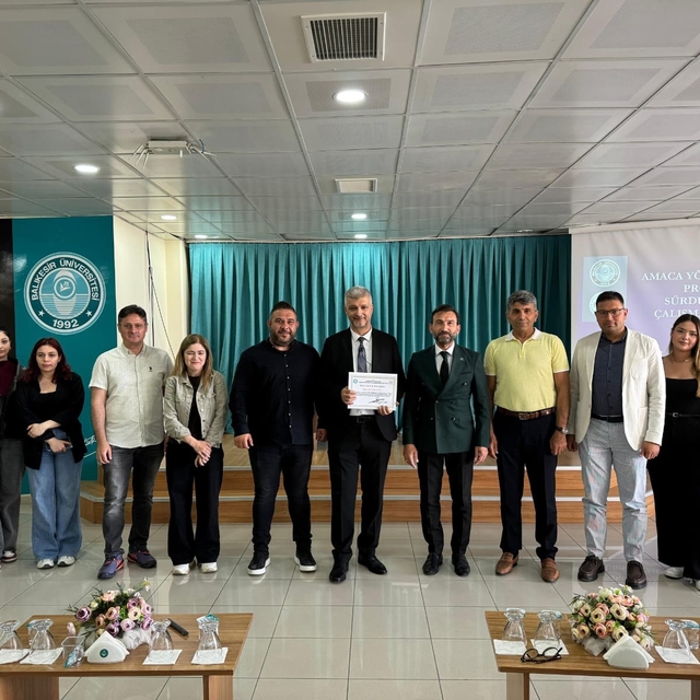 Burhaniye'de Pazarlama Projelerinin Sürdürülebilirliği konferansı gerçekleş...