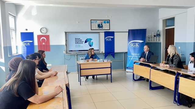 Tekirdağ SGK Müdürü Alan öğrencilerle bir araya geldi