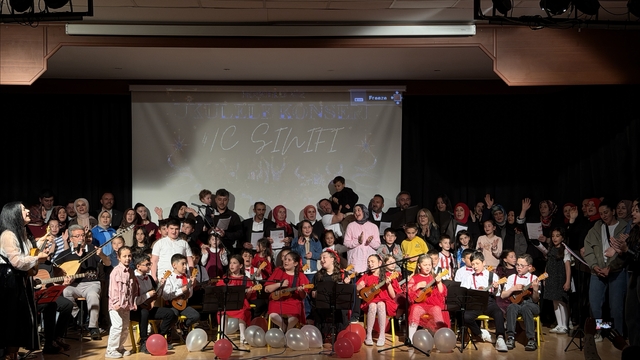 Ladik'te öğrenciler konser verdi