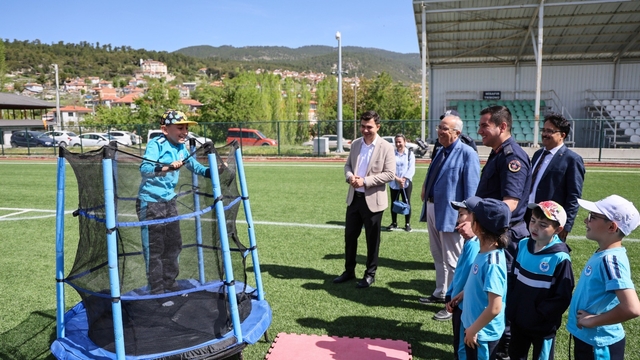 Çameli'nde 'Cittaslow Çocuk Şenliği' renkli görüntülere sahne oldu