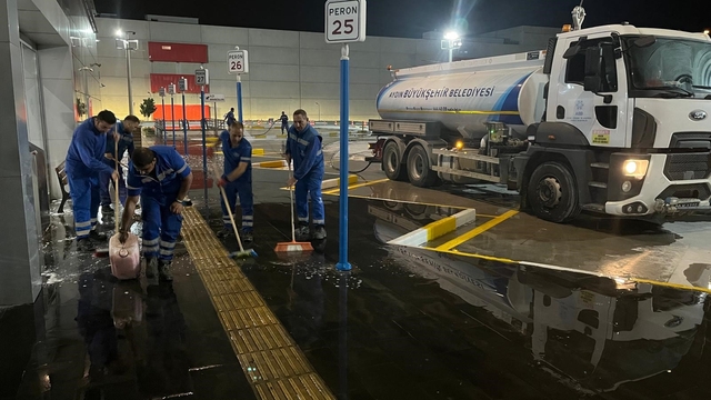 Aydın Büyükşehir'den, otobüs terminallerinde temizlik çalışması