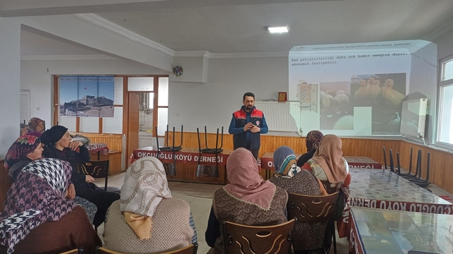 Arpaçay'da kadın üreticilere kaz yetiştiriciliği eğitimi