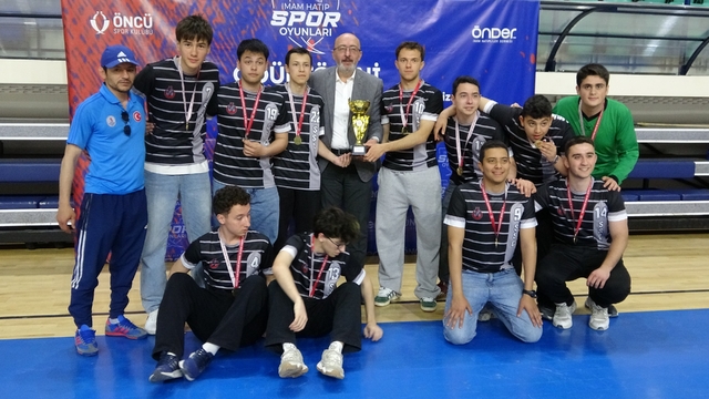 Kütahya'da ilk kez düzenlenen 'İmam Hatip Spor Oyunları' büyük heyecana sahne oldu