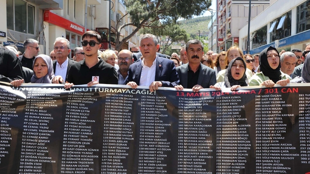 Soma'daki maden şehitleri dualarla anıldı (2)