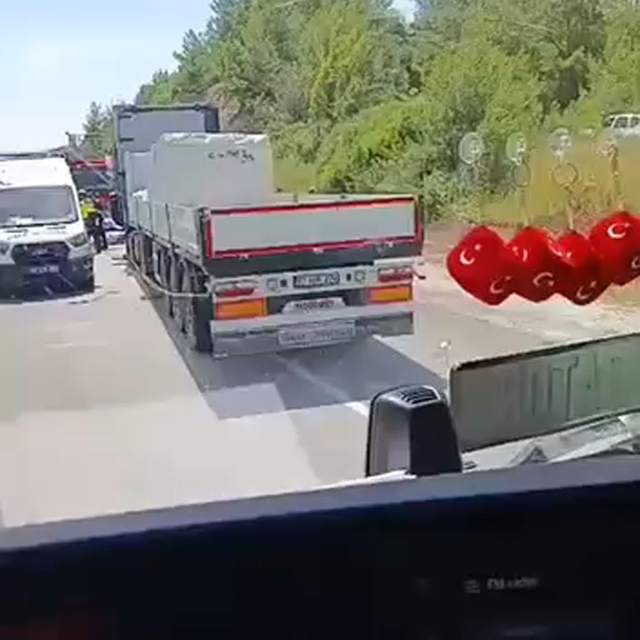 TIR ile çarpışan otomobildeki çift öldü