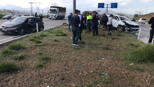 Malatya'da trafik kazasında 3 kişi yaralandı