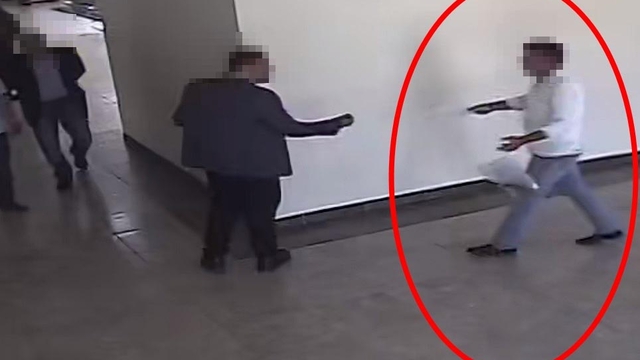 Sivrihisar Belediye Başkanı Dökmeci'ye yumruklu saldırı; 1 yaralı, 1 gözaltı