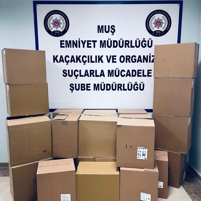 Muş'ta 260 bin adet boş makaron ele geçirildi
