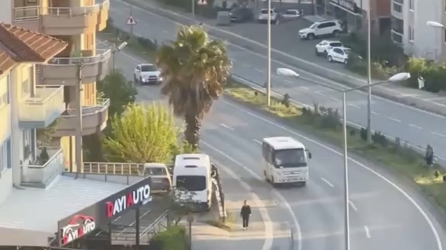 Trafikte geri geri giden minibüsün sürücüsüne 20 bin TL ceza