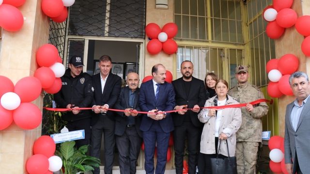 Oltu'da rölyef ve karakalem sergisi açıldı