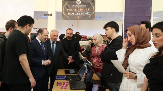 Proje zirvesine yoğun ilgi