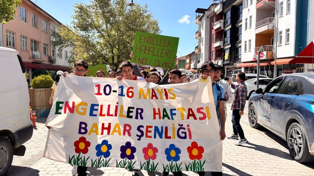 Hisarcık Şehitler Ortaokulu'nda Bahar Şenliği