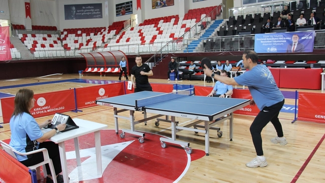 Kırklareli'nde masa tenisi turnuvası düzenlendi