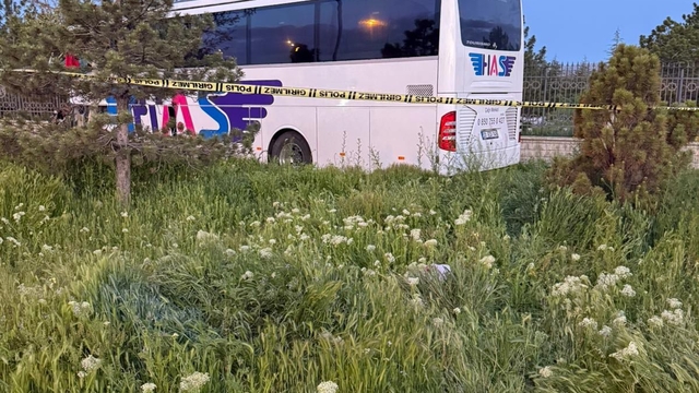 Konya'da yolcu otobüsü, TIR'a çarptı: 1 ölü, 8 yaralı