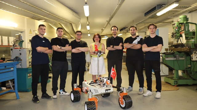 Gençlerden yerli ve milli 'bomba imha robotu'
Mayın ve patlayıcıları 'Eclipse' bulacak
